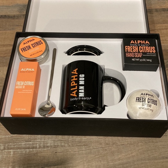 NWT Men’s ALPHA Body & Earth boxed gift set Care for Your skin - Picture 4 of 7